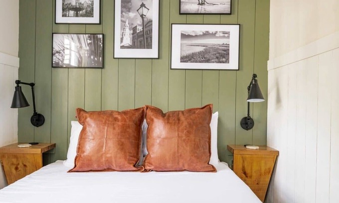 Cannonborough Elliotborough Apartment | 1895 Tiny Cottage|Walk to Bars & Restaurants| Sleeps 3