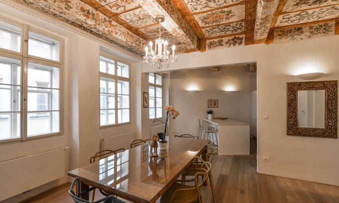 Prague 1 House | 18th CENTURY BAROQUE RESIDENCE