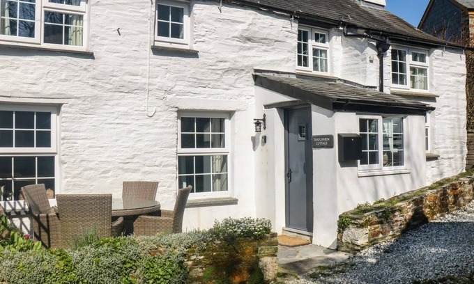 Lower Trengale Cottage | 18th Century Cornish Cottage-Contemporary Interior-Private Parking-Pet Friendly