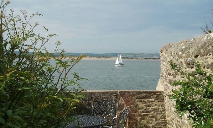 Appledore Cottage | 18th Century Cottage On Waterfront, Panoramic Sea Views, Courtyard Garden