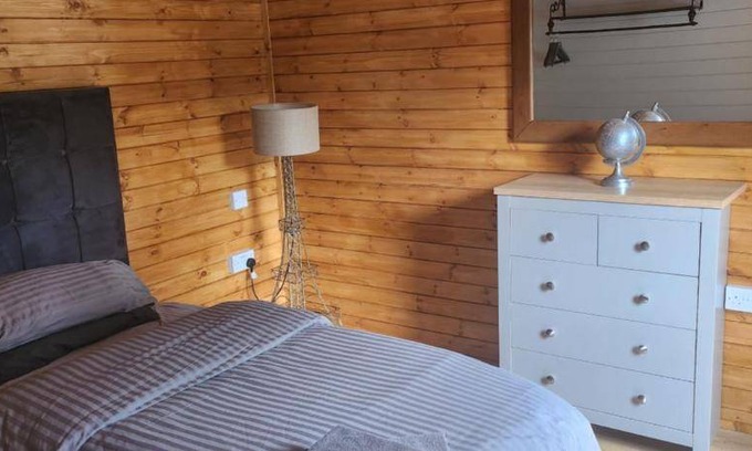 Didcot Apartment | 19 m² Apartment ∙ 2 bedrooms ∙ 3 guests