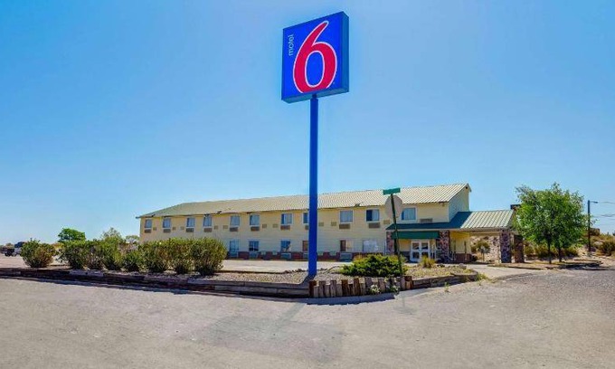Truth or Consequences Hotel | 19 m² Hotel ∙ 6 guests