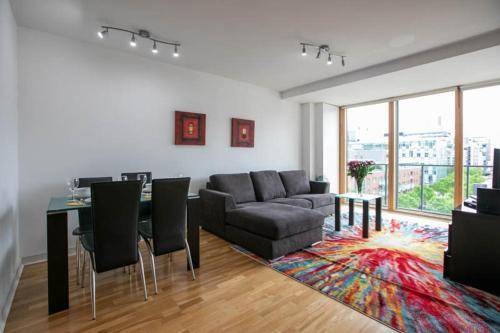 Grand Canal Dock Apartment | 190 m² Apartment ∙ 3 bedrooms ∙ 7 guests