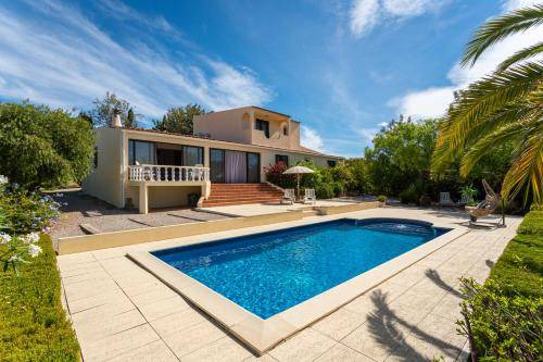 Quelfes Villa | 192 m² Villa ∙ 3 bedrooms ∙ 8 guests