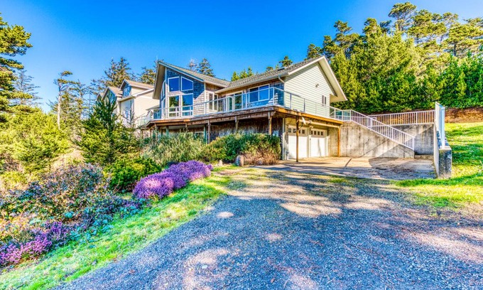Seal Rock House | 194 m² House ∙ 3 bedrooms ∙ 6 guests