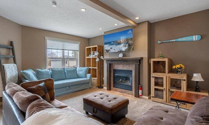 Sylvan Lake House | 195 m² House ∙ 1 bedroom ∙ 16 guests