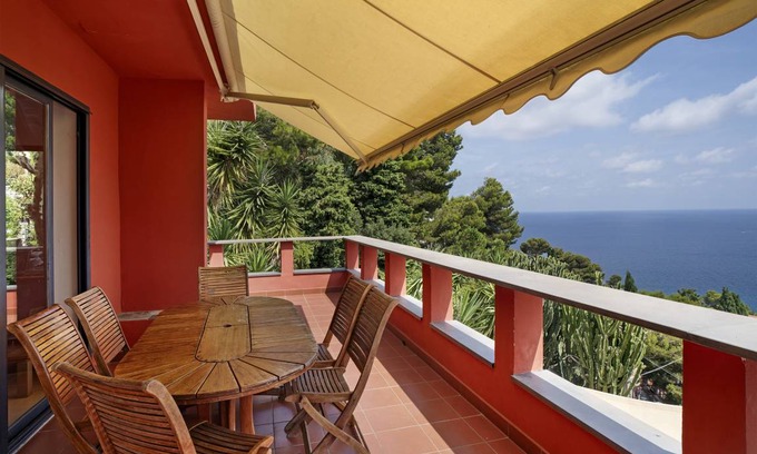 Andora Villa | 196 m² Villa ∙ 3 bedrooms ∙ 8 guests