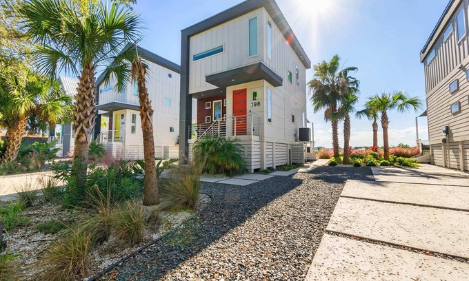 Lincolnville House | 198 Riberia - Downtown Waterfront Luxury Home
