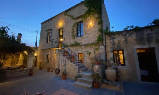 Apokoronas Villa | 19th century stone house located in the center of a Cretan traditional village.