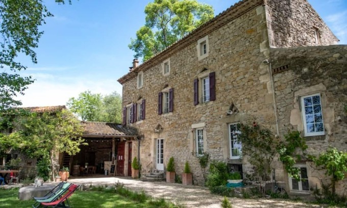 Rochegude Cottage | 19th century mill, 🐴ponies, swimming pool, countryside, chickens🐔