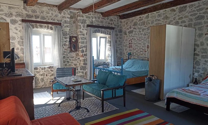 Bjelila House | 19th century stone house on the seashore