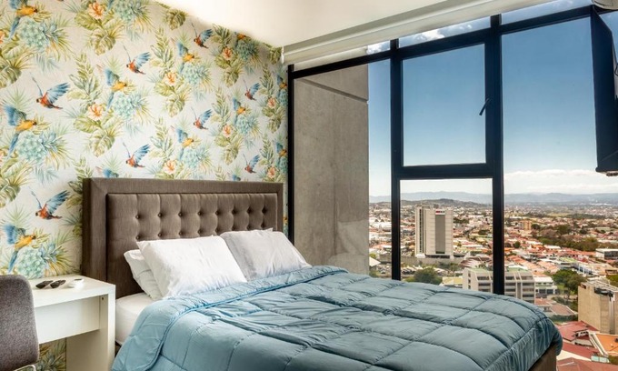 Rohrmoser Apartment | 19th Floor & Rooftop City View