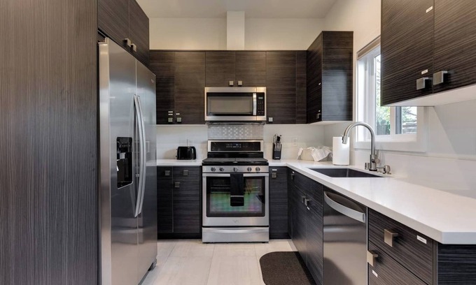Northridge House | 1BD/1BTH Unit/Queen Sofa Bed/Queen Bed/Parking/EV Charger