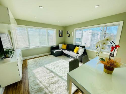 Venice Apartment | 1BD Modern Venice Beach 12B