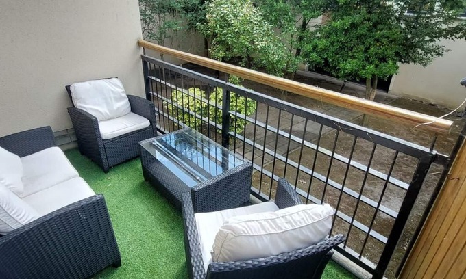 Dublin Apartment | 1BD Readers Retreat in Clontarf, <10mins to Sea