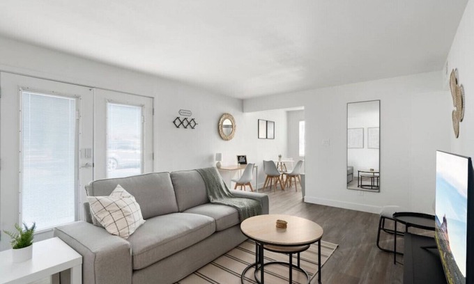 Phoenix College Apartment | 1Bedroom Midtown + Parking | Near Roosevelt Row