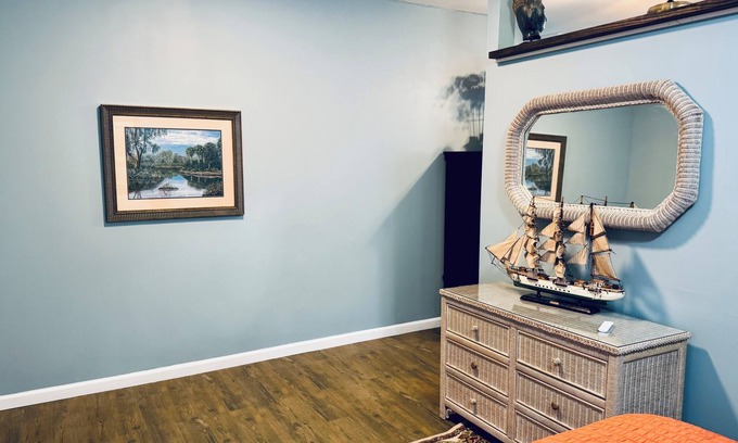 Pawleys Island Apartment | 1bedroom w/sofa sleeper in charming Pawleys Island,Golfing, fitness&therapy room