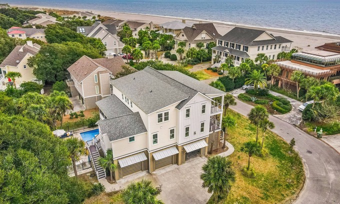Beachwood East House | 1blck to Beach, Pool, Firepit, Outdoor Kitchen, Game Room | Pelican by AvantStay