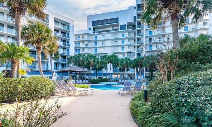 Gulf Shores Condo | 1br/1ba Sleeps 4 Near Beach w/Breathtaking Ocean Views
