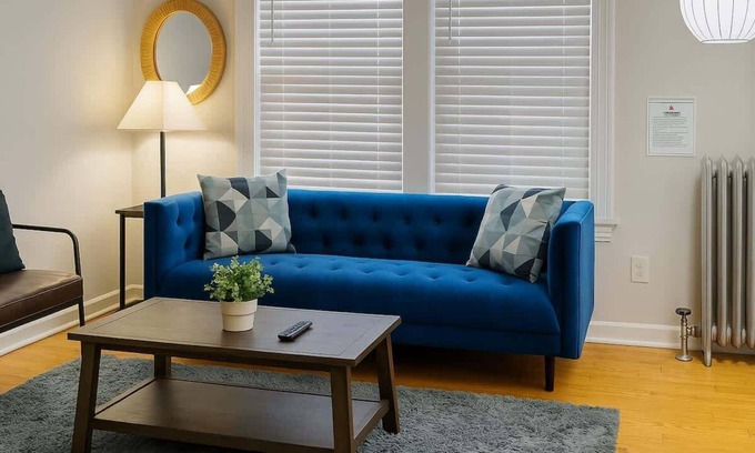 Rogers Park Apartment | 1BR Apartment in Rogers Park