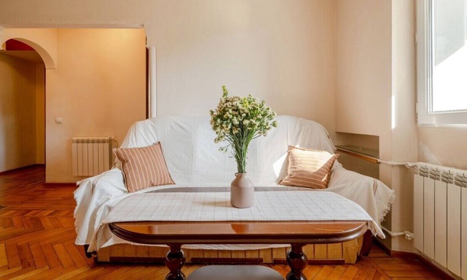 Yerevan Apartment | 1BR Apt/Balcony/ near Victory Park/by Keygo