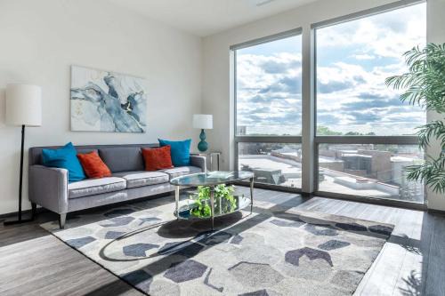 Palmer Square Apartment | 1BR City Loft With Modern Glass Views