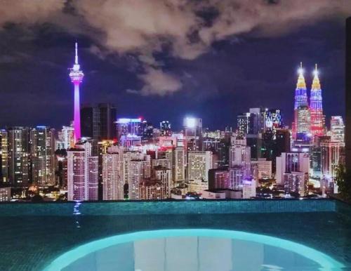 Pudu Apartment | 1BR condo with Amazing KLCC View & Infinity Pool at Lalaport Bukit Bintang