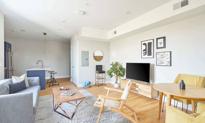 Fishtown Apartment | 1BR Cozy Art-filled Home