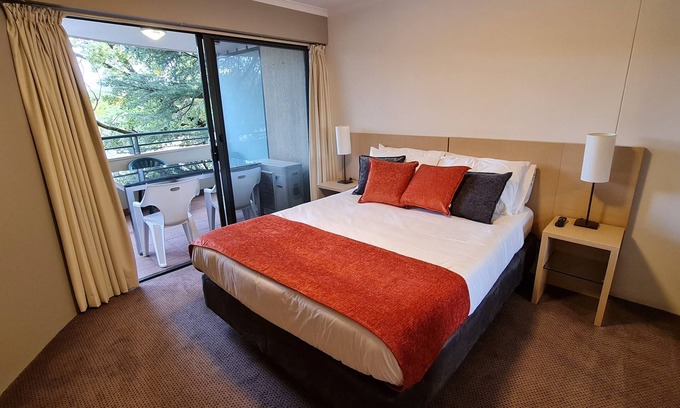 Canberra City Centre Apartment | 1BR Executive Apartment, in City Centre
