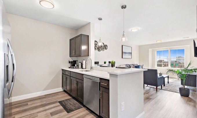 Ampere Apartment | 1BR King★Newark★20 min NYC*Parking Incl.