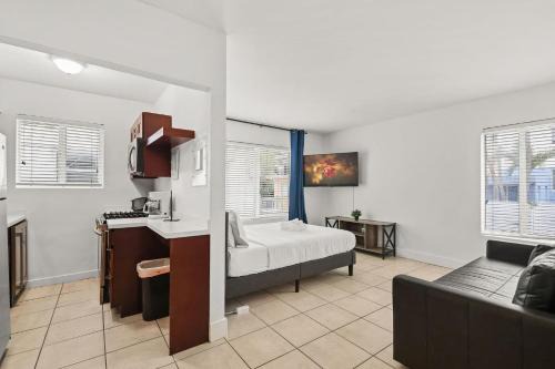 North Beach Apartment | 1BR Miami Beach Stylish Getaway