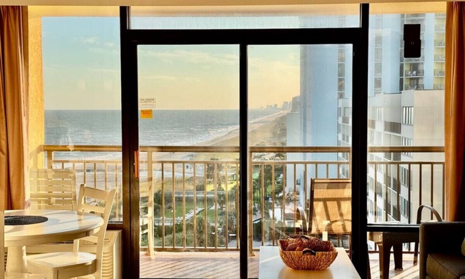 Myrtle Beach Apartment | 1br Myrtle Beach Long range views Caravelle 810