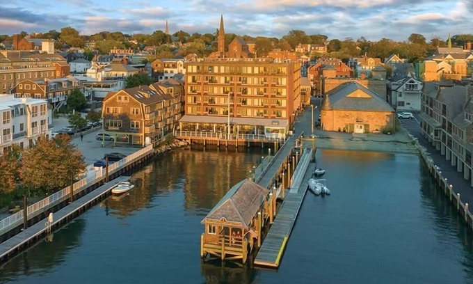 Yachting Village Condo | 1br Suite Condo City Fun & Harbor