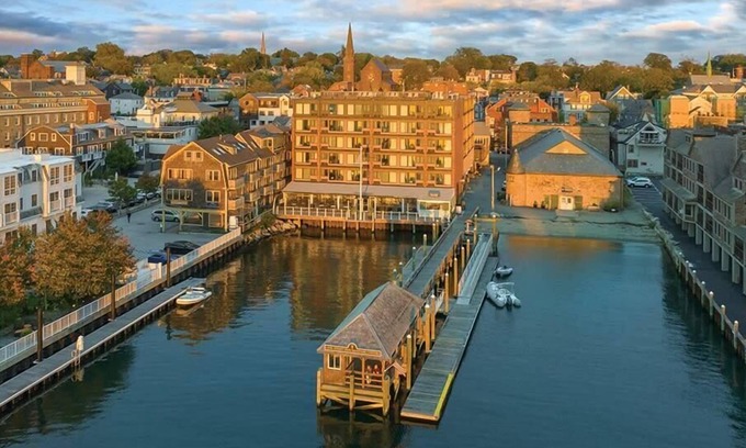 Yachting Village Condo | 1br Suite Condo City Fun & Harbor