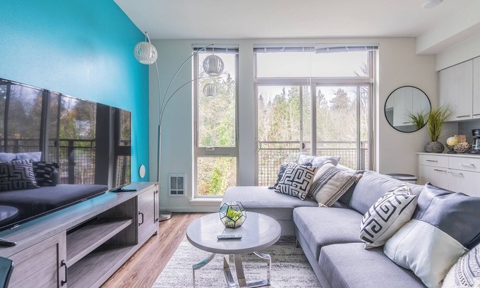 Mercer Island Apartment | 1BR Urban Mercer Island Sophari Suites