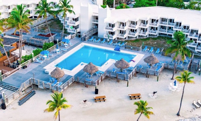 Lower Matecumbe Beach Condo | 1BR with Den, Living Room, Kitchen: Marina and Beach Access