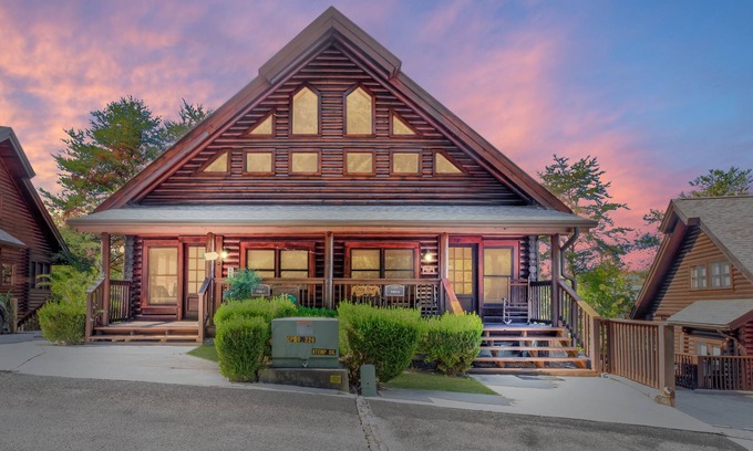 Pigeon Forge Cabin | 1mile->Dollywood~Parkway, HotTub~King, Resort Pool