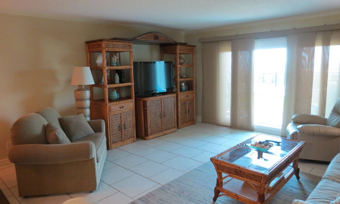 Biltmore Beach Condo | 1st Floor, 1 KB in MBR w/full bath, SS, TS, 2nd FB, Full Kitchen