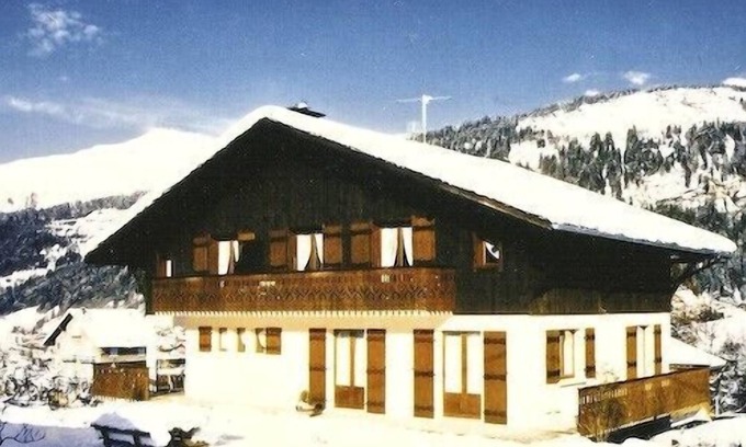 Morzine Apartment | 1st floor apartment in Savoyard chalet in Morzine.