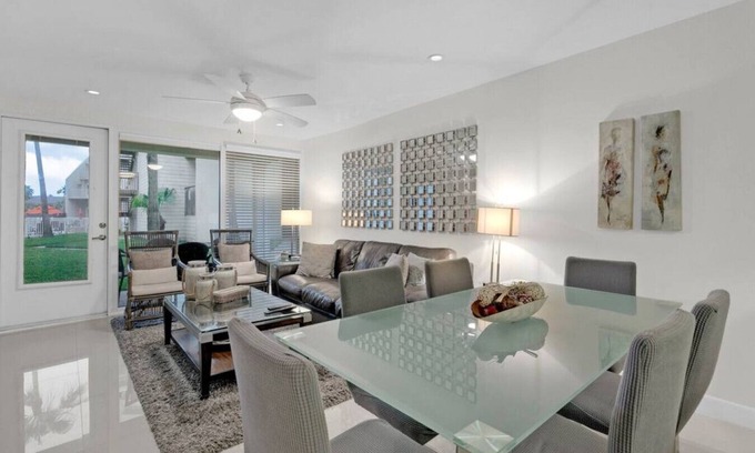 South Padre Island Condo | 1st Floor Condo w/Beautiful Resort Grounds! Pool/Hot Tub/Tennis Courts & More!