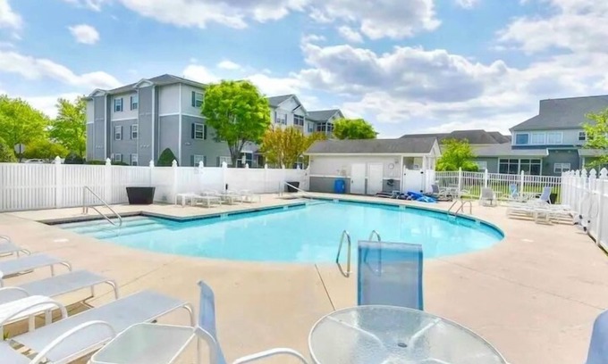 Lewes Condo | 1st floor Coastal Oasis w Pool, Beach Chairs, & Linens near Lewes & Restaurants