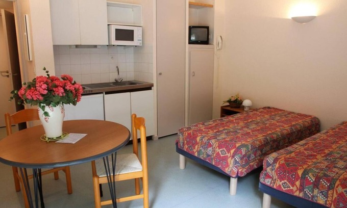 Aulus-les-Bains Apartment | 1st floor, fitness, swimming pool, parking, tv, 53m², Guzet