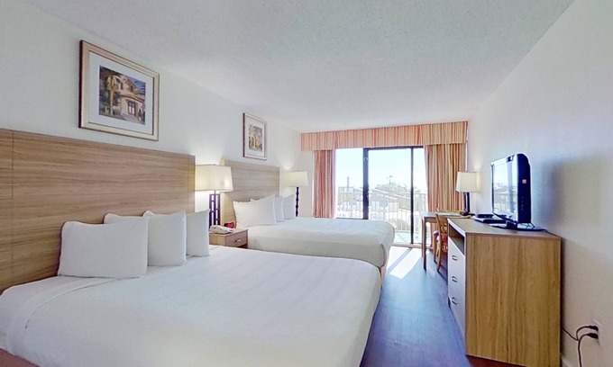 Myrtle Beach Apartment | 1st Floor Ocean View Snowbird Friendly Studio w/Shared Pool/Hot Tub, WiFi, AC