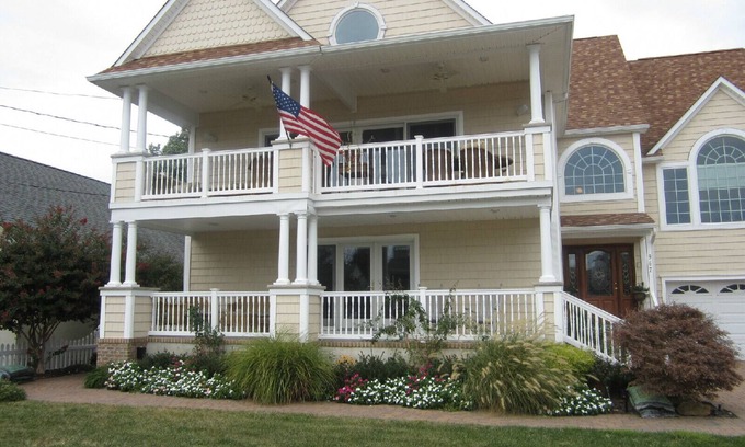 Cape May House | 1st Flr Family Home on quiet street, short walk to beach, restaurants & shopping