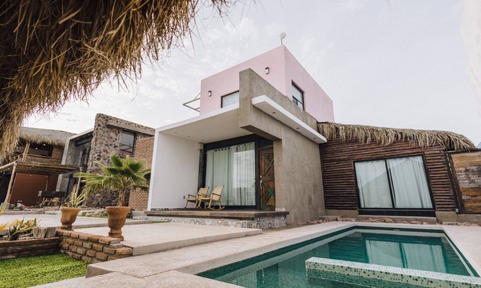 San Carlos House | 1studio/1cabin/2 bedrooms/pool/palapa/barbecue/patio-Casa Bacalar.