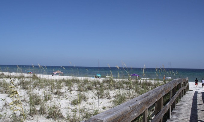 Pensacola Beach Condo | 2/1.5 Seahorse Hideaway Condo
