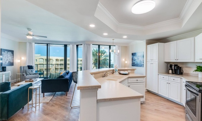 Orange Beach Condo | 2/2 Bayfront Beauty: 2023 Reno! Lazy River Lounging @ Lighthouse on the Bay 2406
