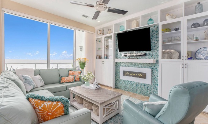 Galveston Condo | 🌊 2/2 Diamond Beachfront , Galveston, Amenities Galore! W/D in Unit, 6th FL