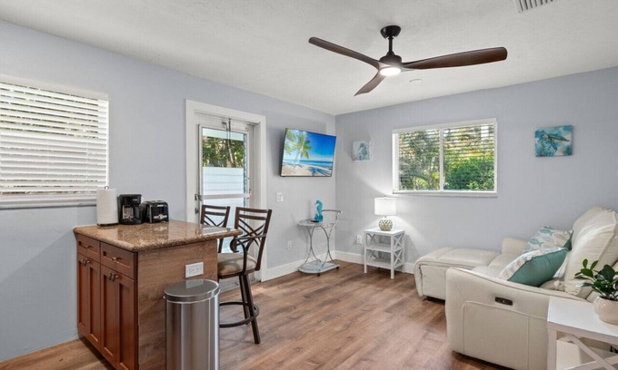 North Naples House | 2/2 King Bungalow Near Beach! Lovely Modern Hideaway with Hot Tub