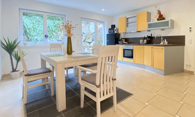 Gaertringen Apartment | 2,5 room apartment for 4, 70sqm, private terrace, 2 parking lots.